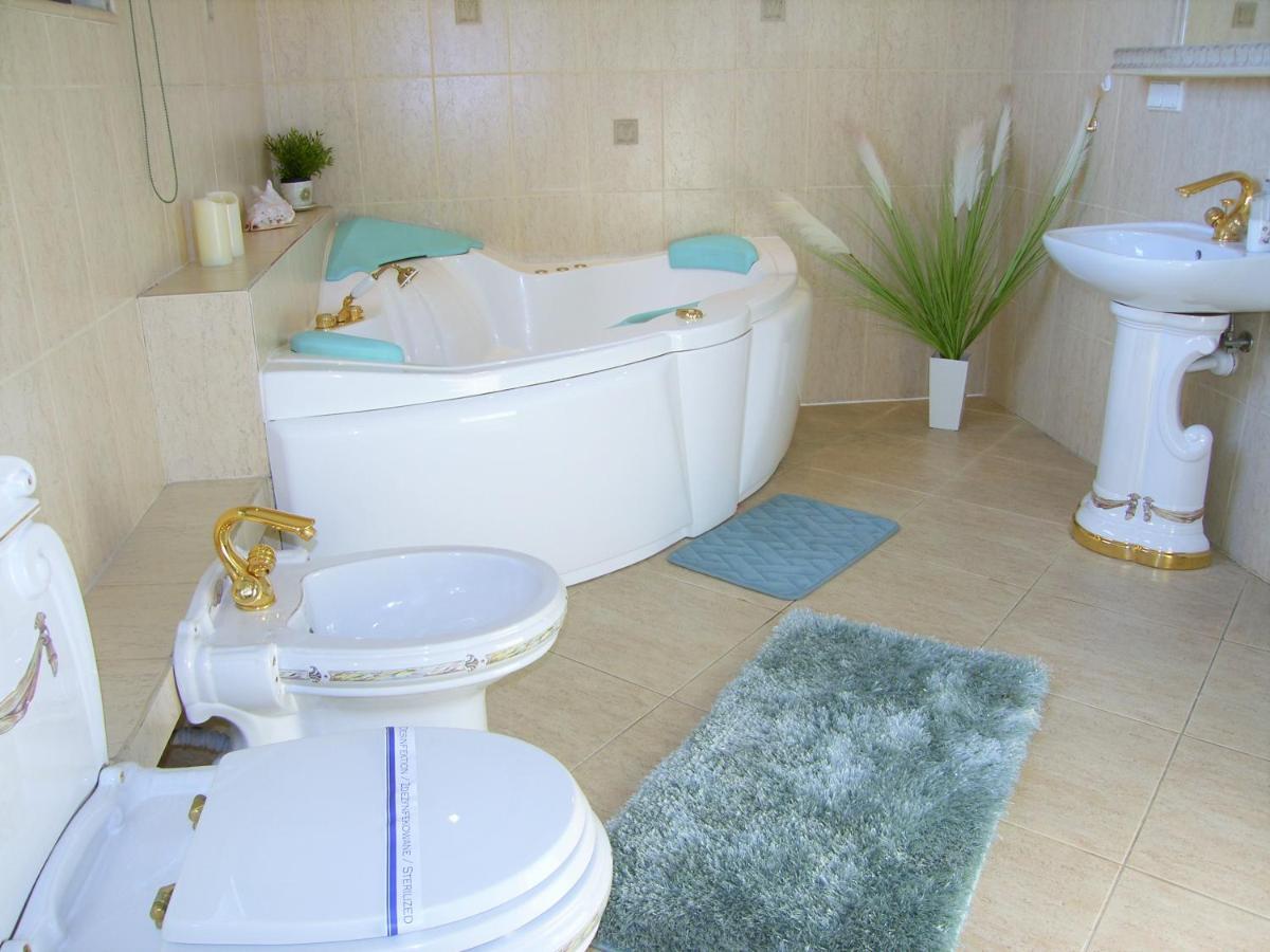 שורזוב Kaliny Apartamenty Wanny Z Hydromasazem מראה חיצוני תמונה