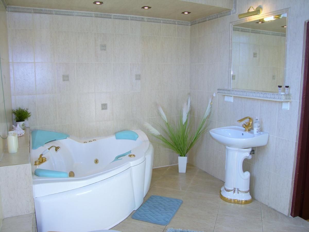שורזוב Kaliny Apartamenty Wanny Z Hydromasazem מראה חיצוני תמונה