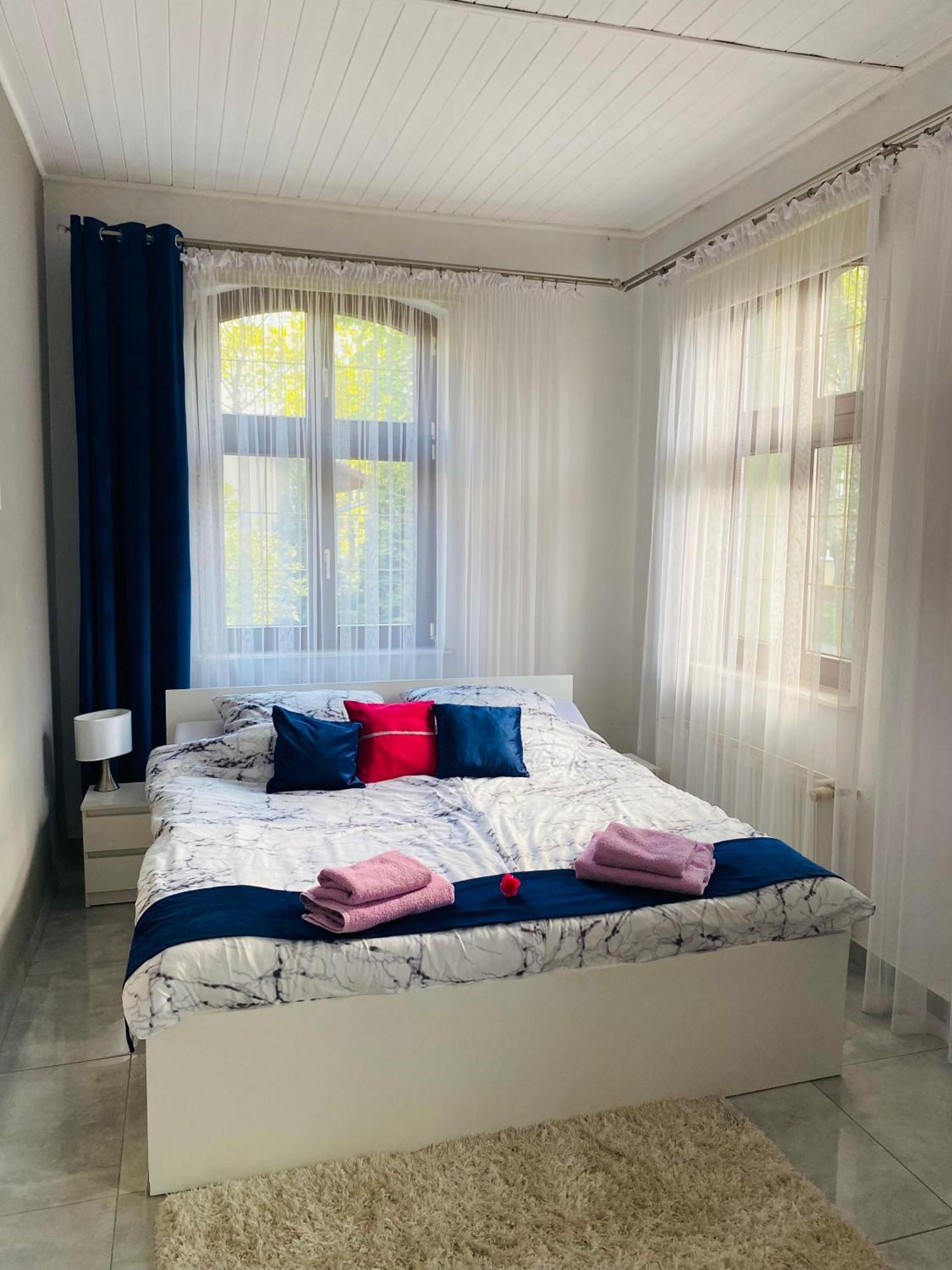שורזוב Kaliny Apartamenty Wanny Z Hydromasazem מראה חיצוני תמונה