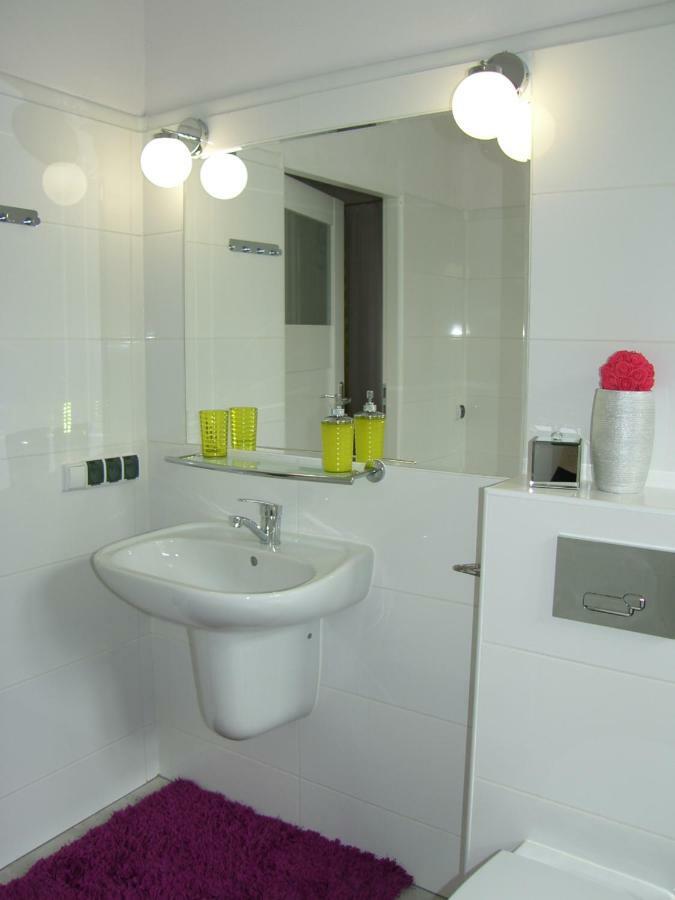 שורזוב Kaliny Apartamenty Wanny Z Hydromasazem מראה חיצוני תמונה