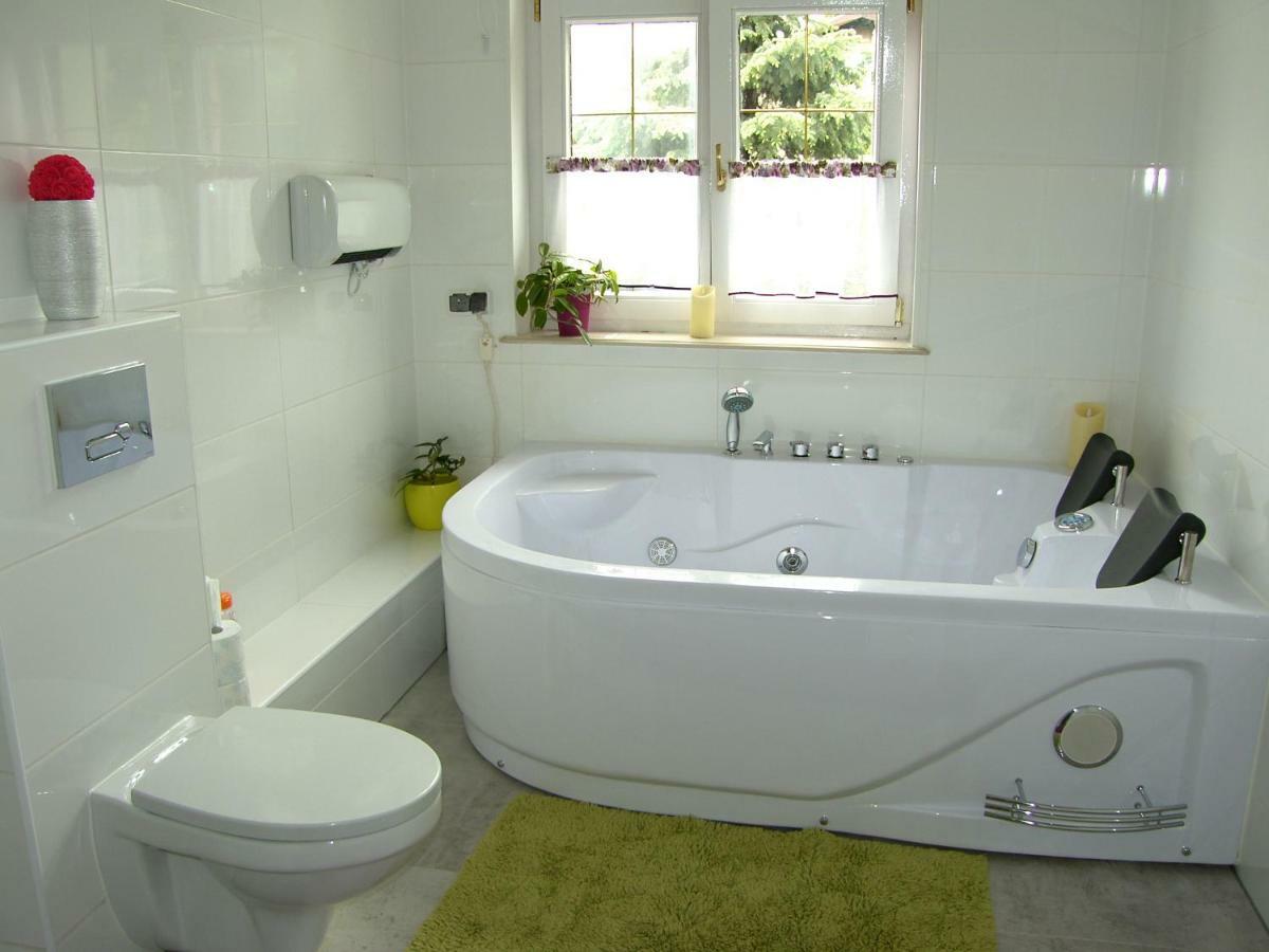שורזוב Kaliny Apartamenty Wanny Z Hydromasazem מראה חיצוני תמונה