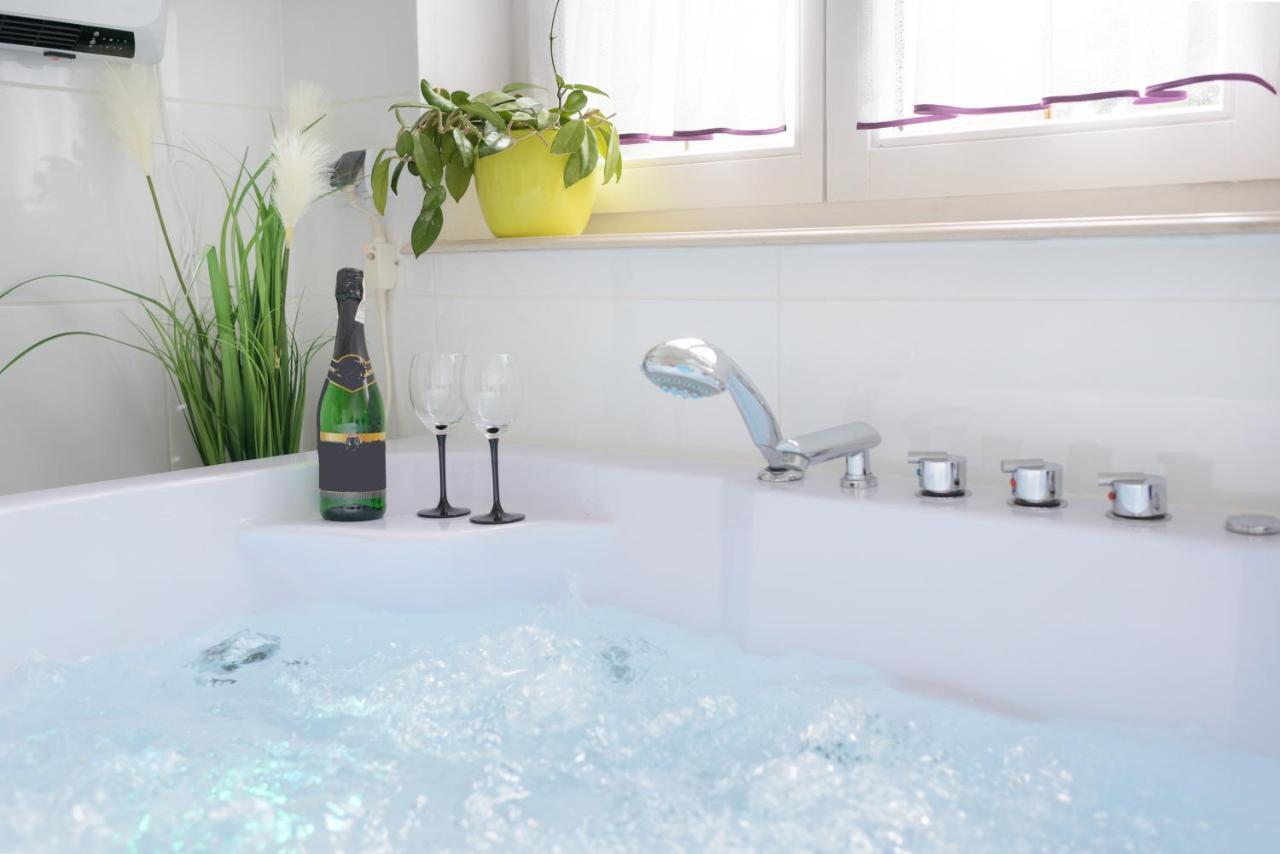 שורזוב Kaliny Apartamenty Wanny Z Hydromasazem מראה חיצוני תמונה